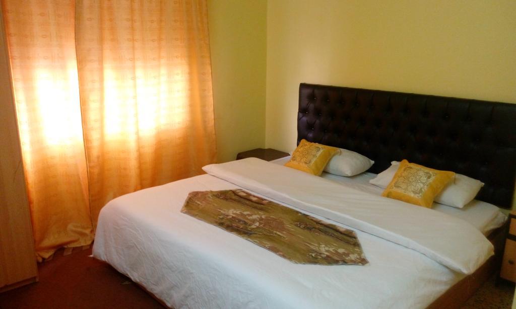 Hamoudah Hotel Амман Екстер'єр фото